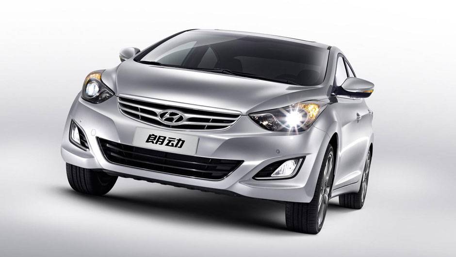 Sim, &eacute; ele mesmo: o nome &eacute; diferente, mas o carro continua sendo o Elantra | <a href="https://quatrorodas.abril.com.br/saloes/pequim/2012/hyundai-langdeng-682932.shtml" rel="migration">Leia mais</a>