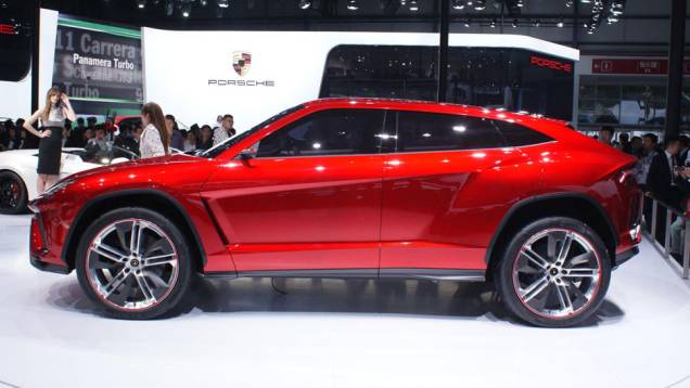 Lamborghini Urus Concept | <a href="https://quatrorodas.abril.com.br/galerias/saloes/pequim/2012/lamborghini-urus-concept-682718.shtml" rel="migration">Veja mais fotos</a>
