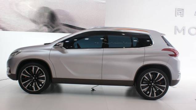 Peugeot Urban Crossover Concept | <a href="https://quatrorodas.abril.com.br/galerias/saloes/pequim/2012/peugeot-urban-concept-682724.shtml" rel="migration">Veja mais fotos</a>