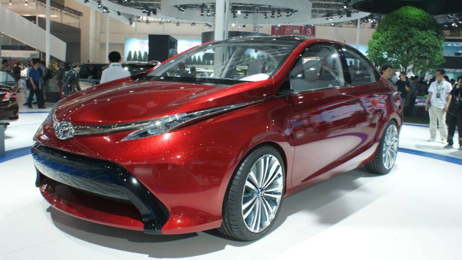 Toyota Dear Qin | <a href="https://quatrorodas.abril.com.br/saloes/pequim/2012/toyota-dear-qin-682872.shtml" rel="migration">Leia mais</a>