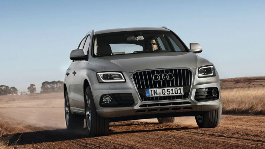 A moldura dos faróis de neblina foi redesenhada | <a href="https://quatrorodas.abril.com.br/carros/lancamentos/audi-q5-2013-682959.shtml" rel="migration">Leia mais</a>