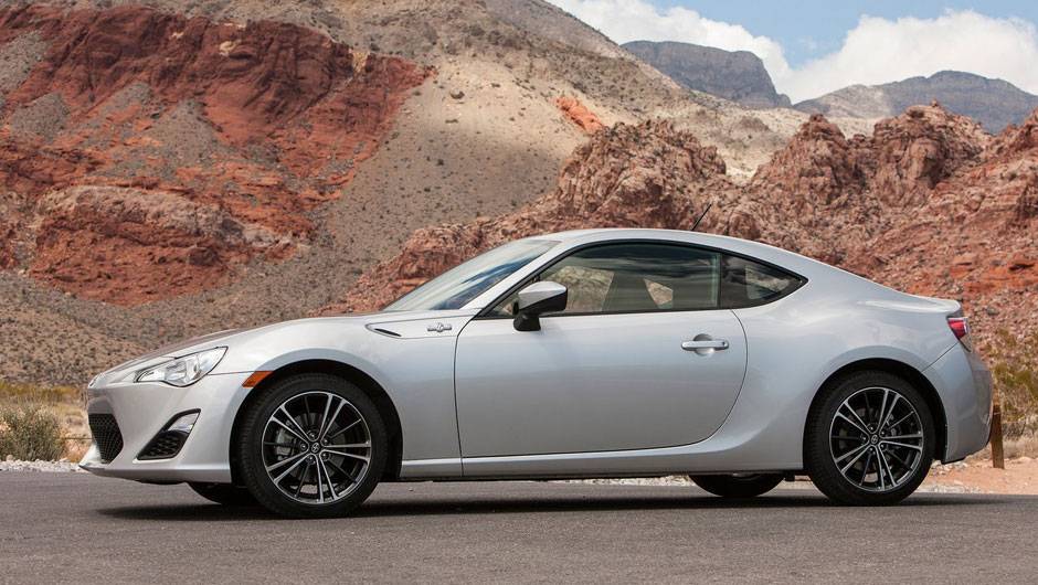 Carro &eacute; definido pela montadora como um "leg&iacute;timo esportivo de tra&ccedil;&atilde;o traseira com desempenho e estabilidade exemplares" | <a href="https://quatrorodas.abril.com.br/noticias/scion-mostra-esportivo-fr-s-320588_p.shtml" rel="migration">Leia mais</a>