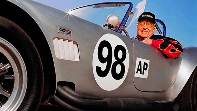 Carroll Shelby, o fundador da Shelby, montadora de muscle-cars, faleceu aos 89 anos. Veja a seguir os principais carros desenvolvidos pelo lendário entusiasta | Fotos: divulgação | <a href="https://quatrorodas.abril.com.br/noticias/carrol-shelby-morre-aos-8" rel="migration"></a>