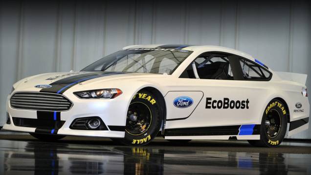 Já a Ford revelou o Fusion preparado para a NASCAR no começo do ano Já a Ford revelou o Fusion preparado para a NASCAR no começo do ano
