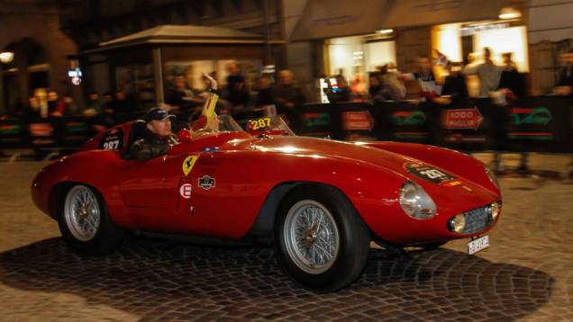 É claro que as Ferraris não podiam ficar de fora da festa!