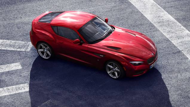 Teto possui vincos que remetem aos modelos Zagato | <a href="https://quatrorodas.abril.com.br/noticias/bmw-leva-zagato-coupe-evento-italia-322104_p.shtml" rel="migration">Leia mais</a>