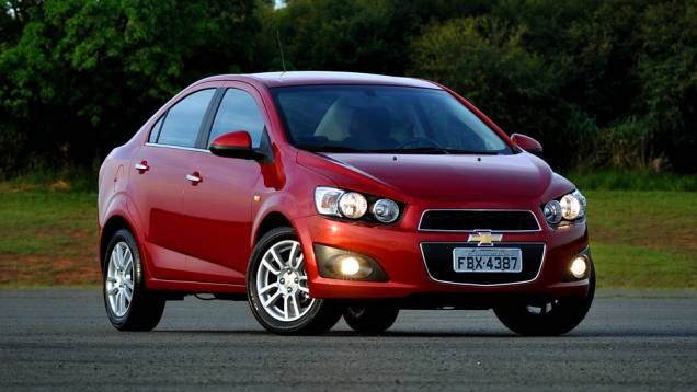 Versão sedã tem preços a partir de R$ 49.100 | <a href="https://quatrorodas.abril.com.br/carros/lancamentos/chevrolet-sonic-686567.shtml" rel="migration">Leia mais</a>