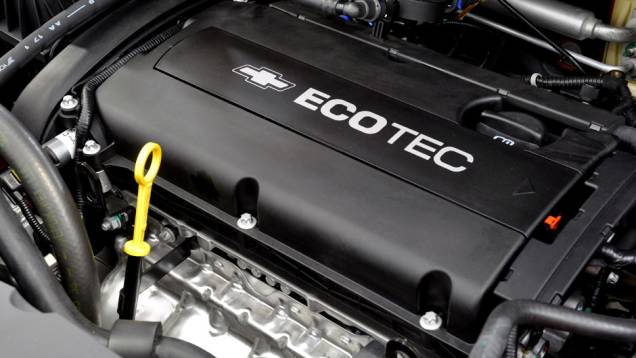 Motor 1.6 16V flex rende 120 cv com etanol | <a href="https://quatrorodas.abril.com.br/carros/lancamentos/chevrolet-sonic-686567.shtml" rel="migration">Leia mais</a> Motor 1.6 16V flex rende 120 cv com etanol | <a href="https://quatrorodas.abril.com.br/carros/lancamentos/chevrolet-sonic-686567.shtml" rel="migration">Leia mais</a>