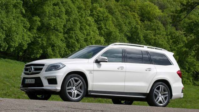 Primeiros exemplares serão entregues na Europa em novembro | <a href="https://quatrorodas.abril.com.br/carros/lancamentos/mercedes-benz-gl63-amg-686835.shtml" rel="migration">Leia mais</a> Primeiros exemplares serão entregues na Europa em novembro | <a href="https://quatrorodas.abril.com.br/carros/lancamentos/mercedes-benz-gl63-amg-686835.shtml" rel="migration">Leia mais</a>