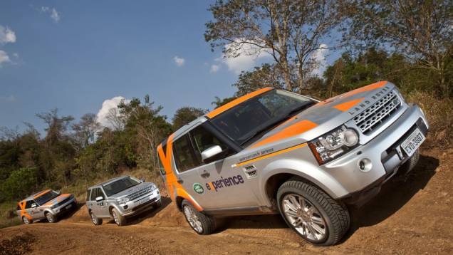 O objetivo do Land Rover Experience é mostrar a habilidade dos carros no fora-de-estrada, pouco explorada pelos proprietários de Discovery, Freelander e Range Rover | <a href="https://quatrorodas.abril.com.br/reportagens/felizes-sempre-687168.shtml" rel="migration">Leia mai</a>