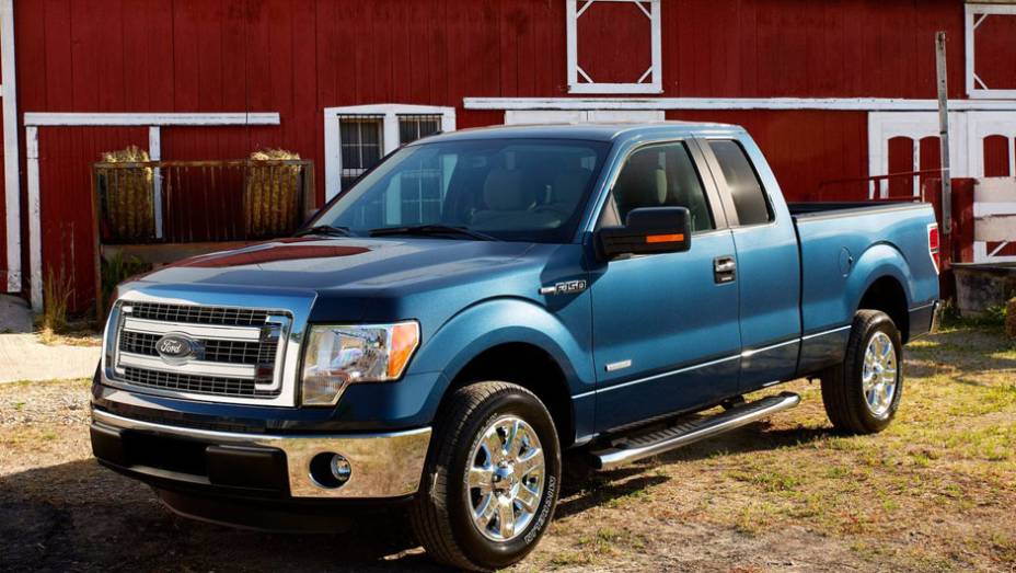 Proprietário pode escolher entre quatro motores | <a href="https://quatrorodas.abril.com.br/noticias/ford-f-150-chega-linha-2013-322561_p.shtml" target="_blank" rel="migration">Leia mais</a>