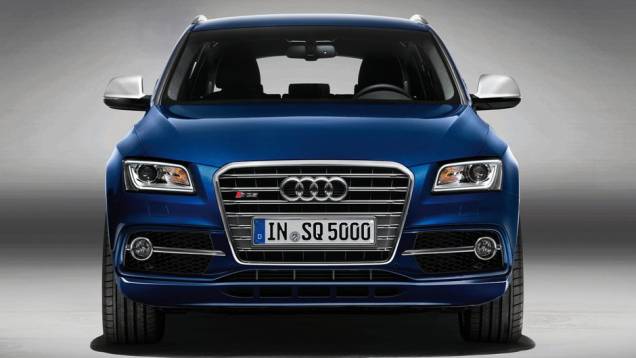 Grade e para-choque foram redesenhados | <a href="https://quatrorodas.abril.com.br/noticias/audi-mostra-sq5-tdi-versao-esportiva-q5-323175_p.shtml" rel="migration">Leia mais</a>