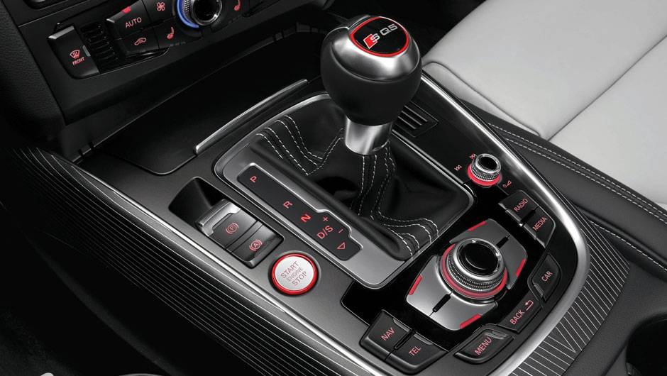 Transmiss&atilde;o &eacute; autom&aacute;tica de oito velocidades | <a href="https://quatrorodas.abril.com.br/noticias/audi-mostra-sq5-tdi-versao-esportiva-q5-323175_p.shtml" rel="migration">Leia mais</a>