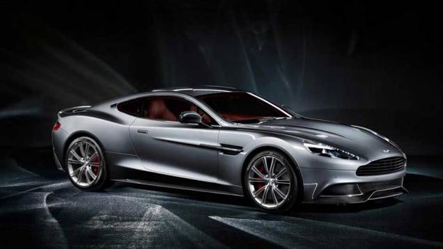 O uso abundante de fibra de carbono contribui para reduzir o peso total do veículo | <a href="https://quatrorodas.abril.com.br/noticias/fabricantes-aston-martin-revela-am310-vanquish-323326_p.shtml" rel="migration">Leia mais</a> O uso abundante de fibra de carbono contribui para reduzir o peso total do veículo | <a href="https://quatrorodas.abril.com.br/noticias/fabricantes-aston-martin-revela-am310-vanquish-323326_p.shtml" rel="migration">Leia mais</a>