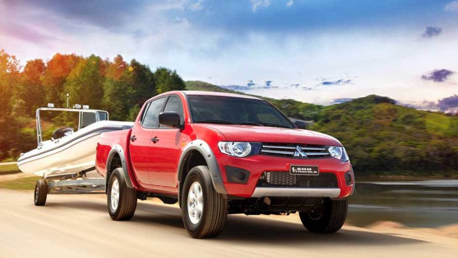Segundo a Mitsubishi, a versão GLS está no meio termo entre veículo de trabalho e de lazer - <a href="https://quatrorodas.abril.com.br/carros/lancamentos/mitsubishi-l200-triton-2013-689827.shtml" rel="migration">Leia mais</a>