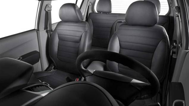 Novos bancos são a novidade no interior - <a href="https://quatrorodas.abril.com.br/carros/lancamentos/mitsubishi-l200-triton-2013-689827.shtml" rel="migration">Leia mais</a> Novos bancos são a novidade no interior - <a href="https://quatrorodas.abril.com.br/carros/lancamentos/mitsubishi-l200-triton-2013-689827.shtml" rel="migration">Leia mais</a>
