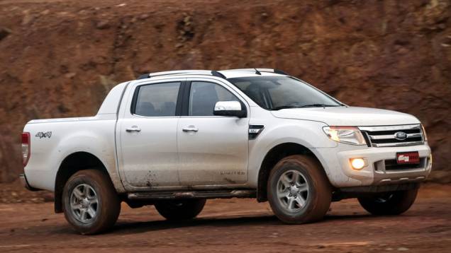 Projeto global, a Ranger será vendida em mais de 100 países com o mesmo visual, que deve atrair uma legião de fãs | <a href="https://quatrorodas.abril.com.br/carros/lancamentos/ford-ranger-689994.shtml" rel="migration">Leia mais</a>