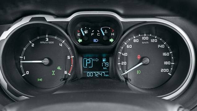 Simples e de fácil leitura, o quadro de instrumentos da Ranger segue a sobriedade do interior | <a href="https://quatrorodas.abril.com.br/carros/lancamentos/ford-ranger-689994.shtml" rel="migration">Leia mais</a> Simples e de fácil leitura, o quadro de instrumentos da Ranger segue a sobriedade do interior | <a href="https://quatrorodas.abril.com.br/carros/lancamentos/ford-ranger-689994.shtml" rel="migration">Leia mais</a>