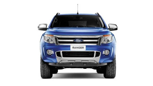 A cor azul, exclusiva do lançamento, realça as linhas imponentes da Ranger | <a href="https://quatrorodas.abril.com.br/carros/lancamentos/ford-ranger-689994.shtml" rel="migration">Leia mais</a>