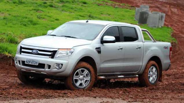 A nova Ranger será fabricada na Argentina, de onde também vem sua arquirrival VW Amarok | <a href="https://quatrorodas.abril.com.br/carros/lancamentos/ford-ranger-689994.shtml" rel="migration">Leia mais</a>