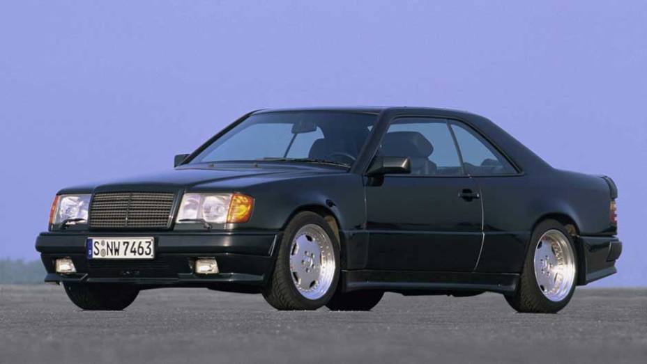 O belo cupê 300 CE 6.3 AMG existiu entre 1986 e 1995 e foi um dos carros mais conhecidos que já passaram pelas mãos da preparadora