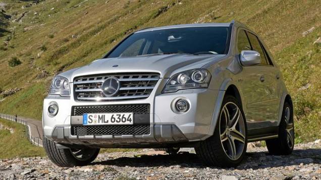 ML 63 AMG: o porte abrutalhado do SUV ganhou cara de poucos amigos com o banho de loja dado pela AMG, que inclui rodas de 20 polegadas e um novo kit aerodinâmico; a potência gira em torno dos 510 cv ML 63 AMG: o porte abrutalhado do SUV ganhou cara de poucos amigos com o banho de loja dado pela AMG, que inclui rodas de 20 polegadas e um novo kit aerodinâmico; a potência gira em torno dos 510 cv