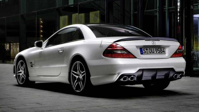 SL 63 AMG: o conversível teve várias séries limitadas, incluindo a IWC, que levava o nome de uma famosa marca de relógios; com apenas 200 unidades fabricadas do modelo, chamava atenção pelos 525 cv SL 63 AMG: o conversível teve várias séries limitadas, incluindo a IWC, que levava o nome de uma famosa marca de relógios; com apenas 200 unidades fabricadas do modelo, chamava atenção pelos 525 cv