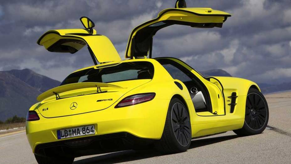 SLS AMG E-Cell: nem o melhor dos esportivos da AMG resistiu à onda elétrica; com quatro motores elétricos, gera uma potência combinada equivalente a 526 cv