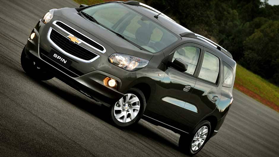 Os tra&ccedil;os considerados exagerados em outros carros da marca combinaram com as formas da Spin | <a href="https://quatrorodas.abril.com.br/carros/lancamentos/chevrolet-spin-690674.shtml" rel="migration">Leia mais</a>