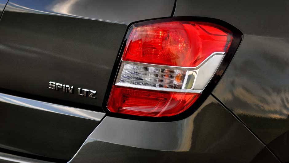 Ser&atilde;o duas vers&otilde;es de acabamento: LT e LTZ | <a href="https://quatrorodas.abril.com.br/carros/lancamentos/chevrolet-spin-690674.shtml" rel="migration">Leia mais</a>