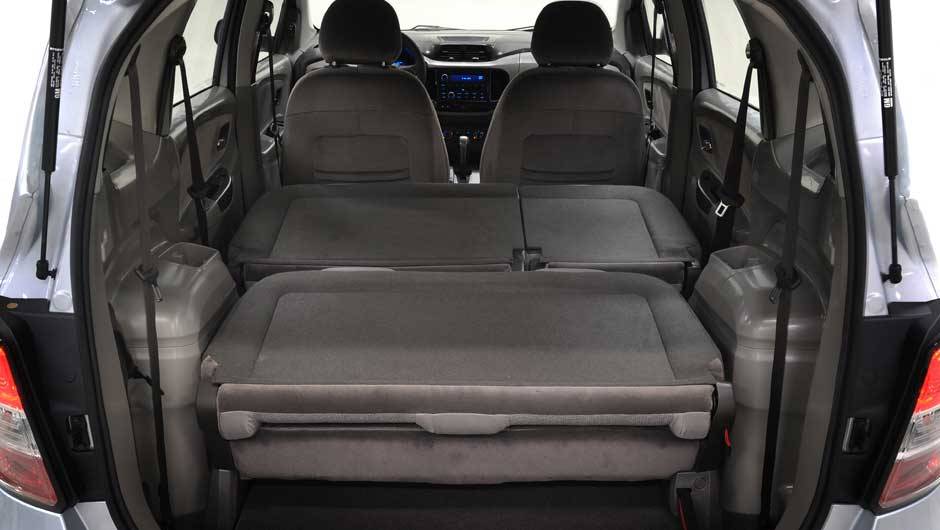 Esta configura&ccedil;&atilde;o &eacute; ideal para o transporte de canos, mesas e outros objetos compridos | <a href="https://quatrorodas.abril.com.br/carros/chevrolet-spin-690674.shtml" rel="migration">Leia mais</a>