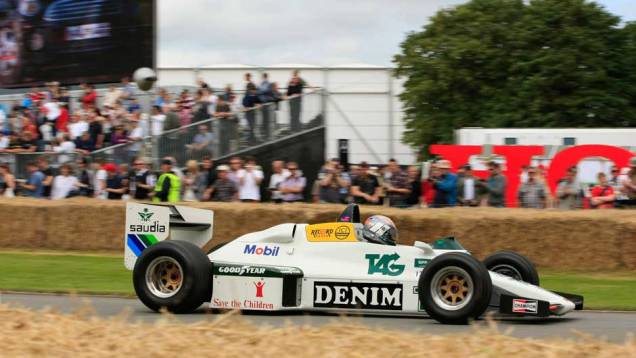 Além de carros de rua, o evento teve vários bólidos de competição, como esta Williams da década de 80