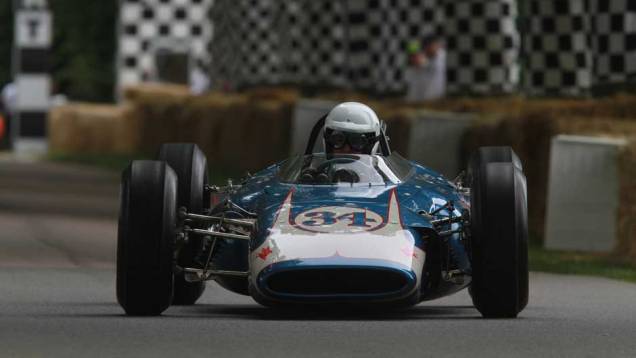 O inusitado Lotus projetado especialmente para corridas de Fórmula Indy tinha eixo assimétrico