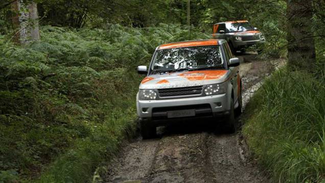 O Land Rover Experience Center oferece atividades interessantes para os adeptos de SUV e lama. O programa oferece cursos que variam entre 195 libras (R$ 615) a 295 libras (R$930) por pessoas. Mais informações no https://www.london.landroverexperience.co.uk