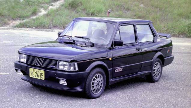 Oggi CSS: a Fiat queria defender o título do Campeonato de Marcas e Pilotos e resolveu produzir uma versão esportiva do Oggi para homologá-lo para as pistas; o motor entregava bons 78 cv e o câmbio tinha engates mais curtos Oggi CSS: a Fiat queria defender o título do Campeonato de Marcas e Pilotos e resolveu produzir uma versão esportiva do Oggi para homologá-lo para as pistas; o motor entregava bons 78 cv e o câmbio tinha engates mais curtos