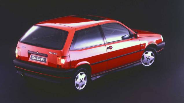 Tipo 2.0 16V: também conhecido pelo nome Sedicivalvole (de dezesseis válvulas, em italiano), impressionava por ir de 0 a 100 km/h em menos de 10 segundos e chegar aos 206 km/h Tipo 2.0 16V: também conhecido pelo nome Sedicivalvole (de dezesseis válvulas, em italiano), impressionava por ir de 0 a 100 km/h em menos de 10 segundos e chegar aos 206 km/h
