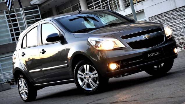 Em Outubro de 2009 chegava em nosso mercado o Cevrolet Agile, modelo que disputa mercado com o VW Gol nas versões topo de linha. <a href="https://quatrorodas.abril.com.br/acervodigital/home.aspx?edicao=596&pg=63" target="_blank" rel="migration">Veja a matéria.</a> Em Outubro de 2009 chegava em nosso mercado o Cevrolet Agile, modelo que disputa mercado com o VW Gol nas versões topo de linha. <a href="https://quatrorodas.abril.com.br/acervodigital/home.aspx?edicao=596&pg=63" target="_blank" rel="migration">Veja a matéria.</a>