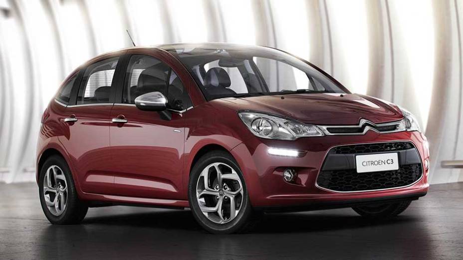 Design renovado, mais recheado e maior: a segunda geração do C3 chega ao mercado brasileiro para conquistar tanto homens quanto mulheres | <a href="https://quatrorodas.abril.com.br/carros/lancamentos/citroen-c3-696228.shtml" rel="migration">Leia mais</a>