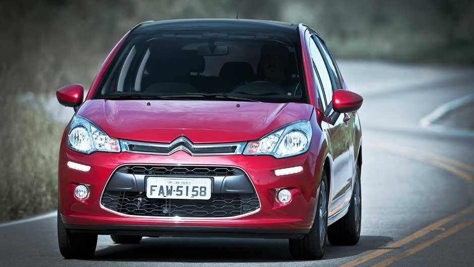 O novo C3 ter&aacute; como principais concorrentes o rec&eacute;m-lan&ccedil;ado Chevrolet Sonic e o Ford New Fiesta | <a href="https://quatrorodas.abril.com.br/carros/lancamentos/citroen-c3-696228.shtml" rel="migration">Leia mais</a>