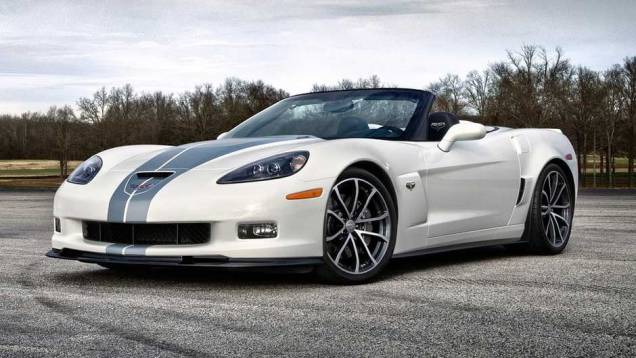 O Corvette 427 Convertible é uma máquina de gerar adrenalina. O modelo usa um 7.0 V8 de 505 cv e 65 mkgf de torque, permite um passeio de cabelos ao vento... O Corvette 427 Convertible é uma máquina de gerar adrenalina. O modelo usa um 7.0 V8 de 505 cv e 65 mkgf de torque, permite um passeio de cabelos ao vento...