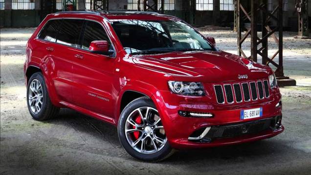 O Jeep Grand Cherokee SRT8 utiliza motor 6.4 V8 de 470 cv e 64,3 mkgf de força...