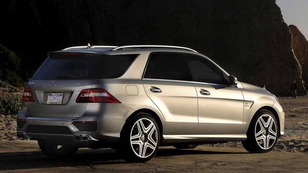 O Mercedes-Benz ML 63 AMG usa um 5.5 V8 biturbo que gera nada menos que 525 cv e 71,4 mkgf de força O Mercedes-Benz ML 63 AMG usa um 5.5 V8 biturbo que gera nada menos que 525 cv e 71,4 mkgf de força