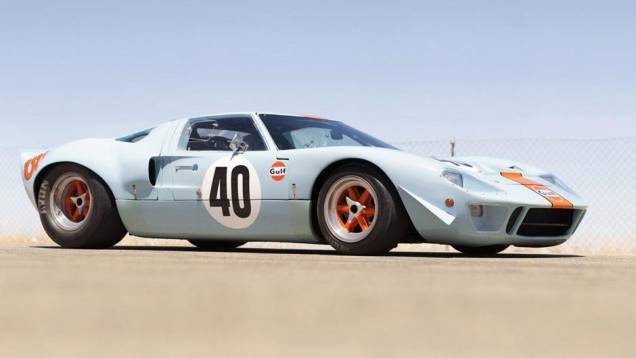 O Ford GT40 1968 Gulf/Mirage de Steve McQueen, utilizado para as tomadas do filme LeMans, foi leiloado nos Estados Unidos por nada menos que US$ 11 milhões (R$ 22,22 milhões). O modelo é um legítimo automóvel de corrida