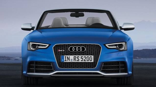 Em termos de motorização, o RS5 Cabriolet é movido por um propulsor 4.2 V8. | <a href="https://quatrorodas.abril.com.br/saloes/paris/2012/audi-rs5-cabriolet-702558.shtml" rel="migration">Leia mais</a> Em termos de motorização, o RS5 Cabriolet é movido por um propulsor 4.2 V8. | <a href="https://quatrorodas.abril.com.br/saloes/paris/2012/audi-rs5-cabriolet-702558.shtml" rel="migration">Leia mais</a>