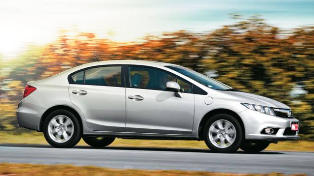 Em geral, os sedãs agradam mais aos homens adúlteros. Na 2ª colocação, quem aparece é o Honda Civic. Em geral, os sedãs agradam mais aos homens adúlteros. Na 2ª colocação, quem aparece é o Honda Civic.