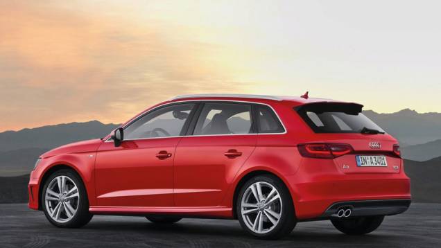 Segundo a Audi, o A3 contará com três opções de motorização no período de seu lançamento. | <a href="https://quatrorodas.abril.com.br/salao-do-automovel/2012/carros/a3-sportback-704308.shtml" rel="migration">Leia mais</a>