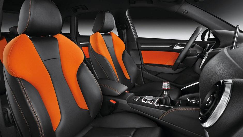 Na vers&atilde;o topo de linha, o modelo tamb&eacute;m oferece sistema de entretenimento MMI, com tela touch screen de aro 5,8". | <a href="%20https://quatrorodas.abril.com.br/saloes/paris/2012/audi-a3-sportback-702740.shtml" rel="migration">Leia mais</a>