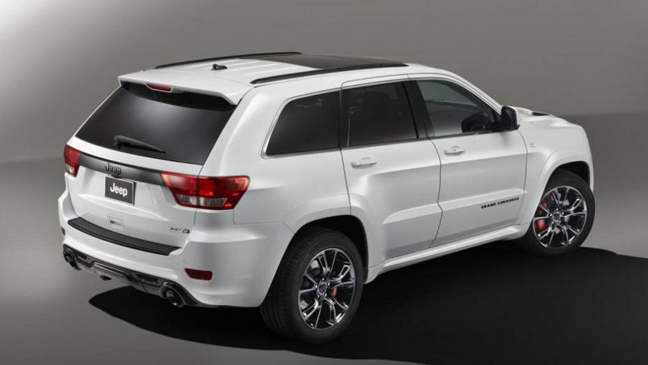 Um deles é a edição limitada Grand Cherokee SRT8. | <a href="https://quatrorodas.abril.com.br/saloes/paris/2012/jeep-special-editions-703383.shtml" rel="migration">Leia mais</a>