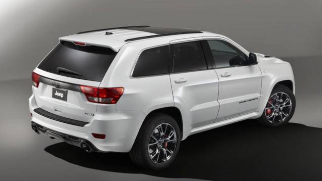 Um deles é a edição limitada Grand Cherokee SRT8. | <a href="https://quatrorodas.abril.com.br/saloes/paris/2012/jeep-special-editions-703383.shtml" rel="migration">Leia mais</a> Um deles é a edição limitada Grand Cherokee SRT8. | <a href="https://quatrorodas.abril.com.br/saloes/paris/2012/jeep-special-editions-703383.shtml" rel="migration">Leia mais</a>