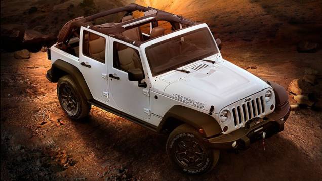 Um deles é a edição especial do Wrangler Moab. | <a href="https://quatrorodas.abril.com.br/saloes/paris/2012/jeep-special-editions-703383.shtml" rel="migration">Leia mais</a> Um deles é a edição especial do Wrangler Moab. | <a href="https://quatrorodas.abril.com.br/saloes/paris/2012/jeep-special-editions-703383.shtml" rel="migration">Leia mais</a>